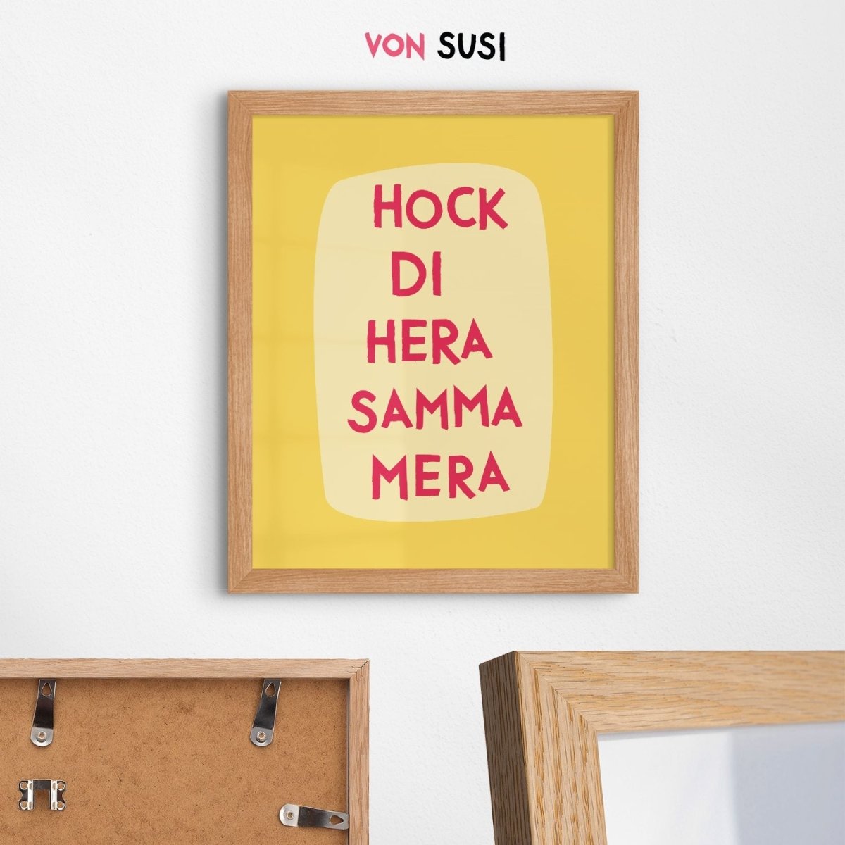 Küchenposter mit lustigem bayerischen Spruch Hock di hera, samma mera - vonSUSI