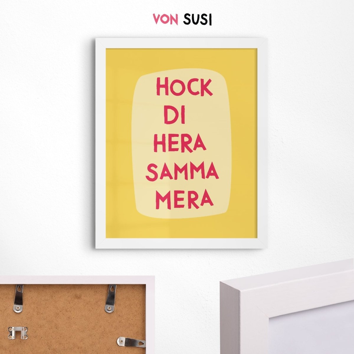 Küchenposter mit lustigem bayerischen Spruch Hock di hera, samma mera - vonSUSI