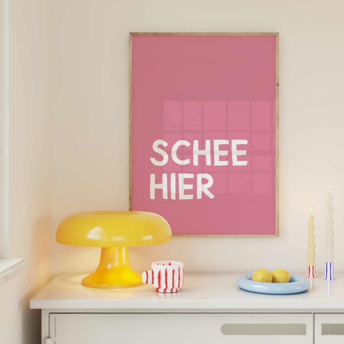 Schee hier • modernes bayerisches Poster mit lustigem Spruch - vonSUSI