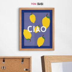 Exklusives Ciao Poster mit Zitronen im italienischen Design in blau im Holzrahmen in Eiche Natur