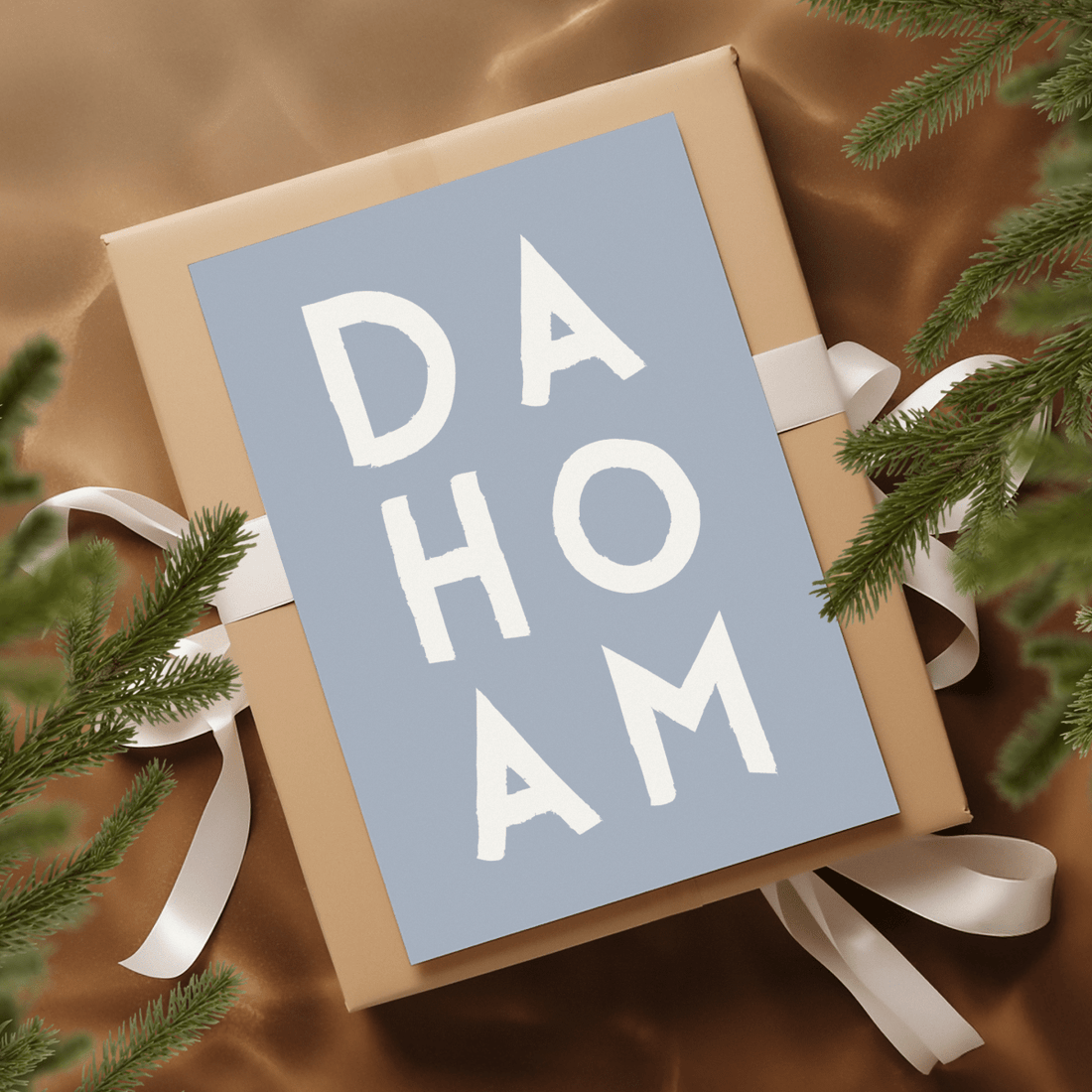 Dahoam Poster • bayrischer Spruch für deinen Flur in gelb, schwarz oder hellblau - vonSUSI